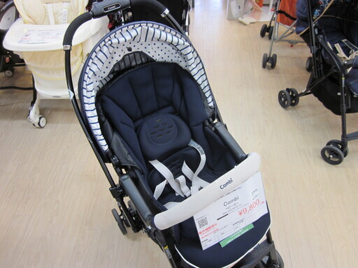 安心の保証付！クリーニング済み！combi　メチャカルオート4キャス、A型ベビーカーです！
