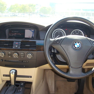 自社ローン★保証人無★全国対応★BMW530i★走行少ない47000キロ★サンルーフ★レザーシート★ETC★パワーシート★車検32年5月★純正AWの画像