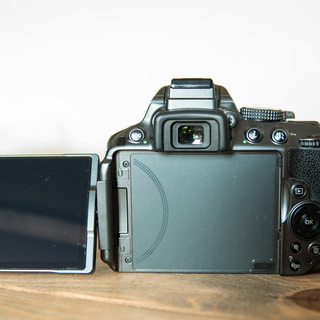 商談成立【Nikon 一眼レフ　D5300　ボディ　グレー】の画像