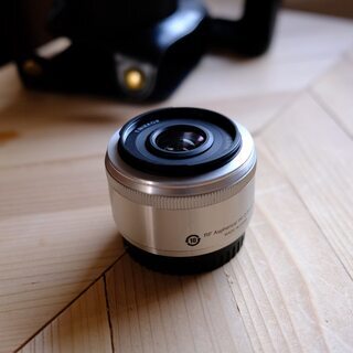 Nikon ミラーレス一眼 Nikon1 J5 ダブルレンズキット シルバーの画像