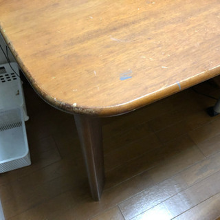 傷だらけのダイニングテーブル