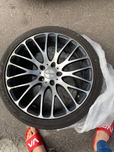 ヴェネルディ 19ichAW タイヤ付き！