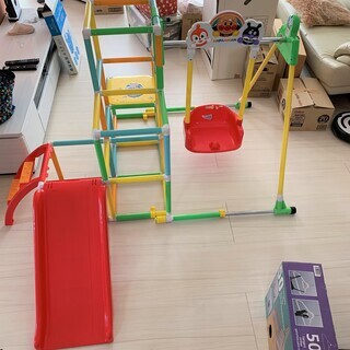 アンパンマン　アスレチック　すべり台　ブランコ