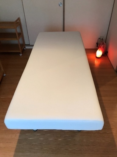 マッサージベッド