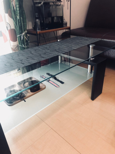 美品☆格安☆オシャレなガラステーブル早い者勝ち