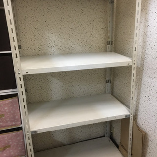 業務用スチール棚の画像