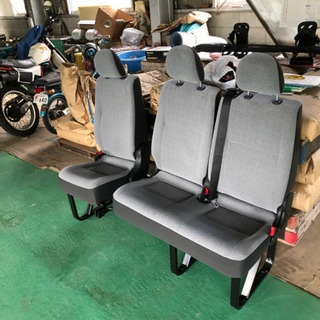 ハイエース コミューター シート 引き取り限定の画像