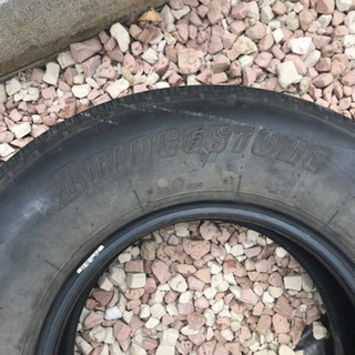 値下げ！使用期間3ヶ月！ブリジストントラックタイヤ4本の画像