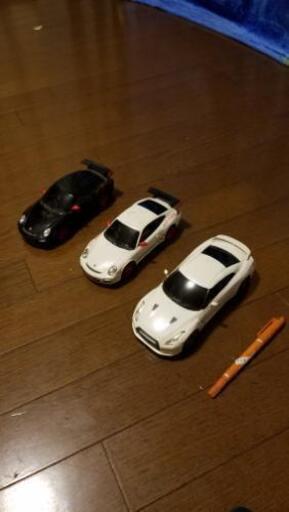 ラジコンの車のみ、3台、