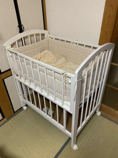 カトージ ベビーベッド ミニ ホワイト