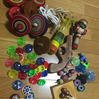 コマ、けん玉、だるま落としなど 昔ながらのおもちゃ色々