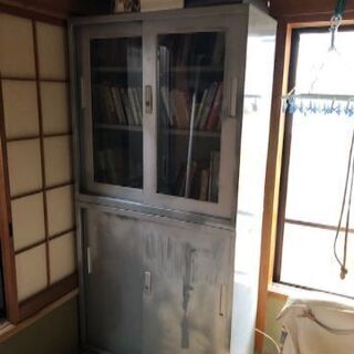 スチール本棚です