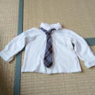 子供服(長袖ブラウス90サイズです)冠婚葬祭にいかがですか❓️