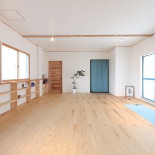毎週土曜 10時〜【心と体を癒すヨガ】の画像