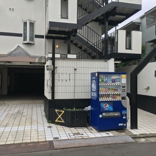 ★貸店舗・事務所★  泉ヶ丘駅２７分　１階路面店約１４６㎡　トイ...