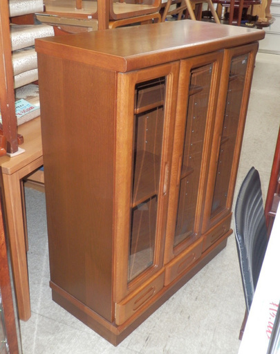 PayPay対応 木製キャビネット ガラス扉 飾り棚 本棚 食器棚 サイドボード 茶箪笥 リビング 札幌市西区西野