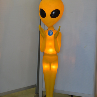 大きい 等身大 宇宙人 日清 U.T. UFO ビックライトフィ...
