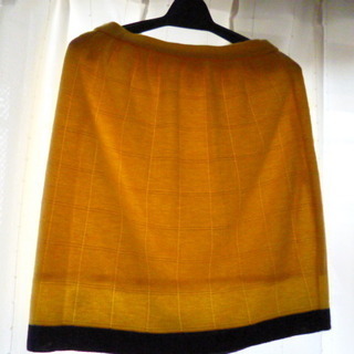 スカート　黒、黄色、タンクトップ、など5点まとめて　値下げしました　の画像