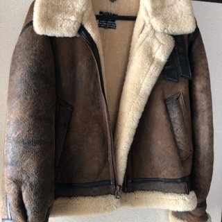 中古品ですが、型くずれ等なく、綺麗です。