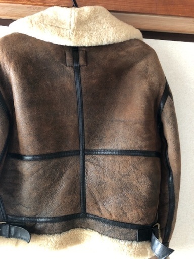 中古品ですが、型くずれ等なく、綺麗です。