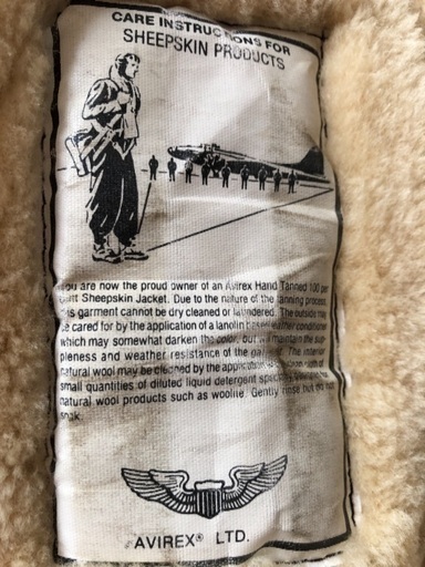 中古品ですが、型くずれ等なく、綺麗です。