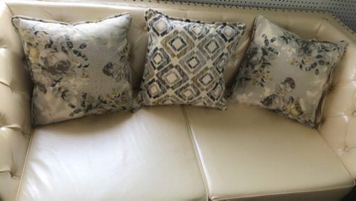 本革製 チェスターフィールド調３Pソファー