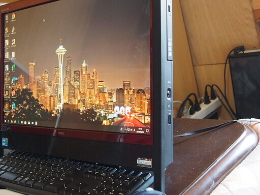 Win10RED/Corei5バリュウスター大容量2TB/ブルーレイ/office2016付き！