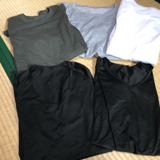 UNIQLOのメンズドライTシャツXLなど6点あげます。の画像