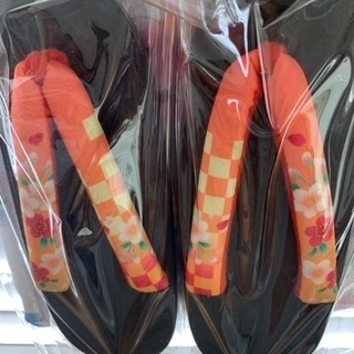 ◉新品 美品お値下げ！浴衣セット 下駄 付け帯付き／洗える浴衣の画像