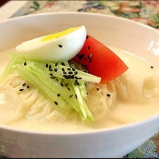 ８月31日(土)女性限定／韓国料理交流会／参加者募集中／夏のメニュー／コングクス콩국수／オイキムチの画像