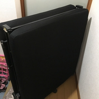 折りたたみ式のシングルベット