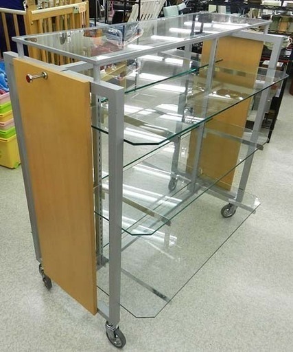 店舗什器 ディスプレイ棚 ガラス棚 キャスター付き 屯田