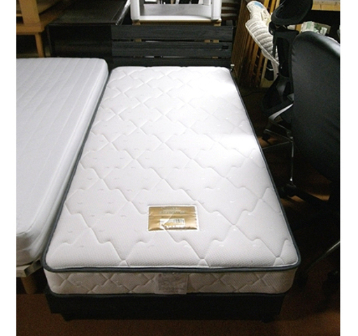 札幌【スモーキーブラックなシングルベッド】組立て＆分解かんたん 木目調 シンプル オフブラック/墨色・黒色系 ベット 本郷通店