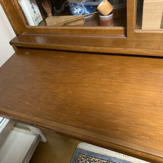 カリモク 食器棚 引き取り歓迎 6月8日まで カリモク 食器棚 引き取り歓迎 6月8日まで