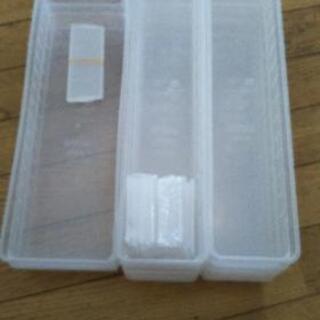 ★キッチンなどの引き出し整理に★仕切り板付き１００均プラスチック収納★