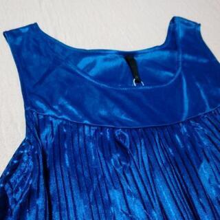 【未使用】ブルーの洋服(チュニック)の画像