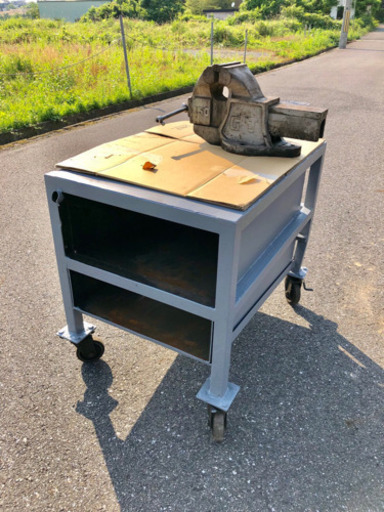 ※セット販売 万力 作業台 万力台 キャスター付き 工具 収納スペース有り