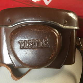 YASHICA のフィルムカメラ(カバー、箱、説明書付き)の画像