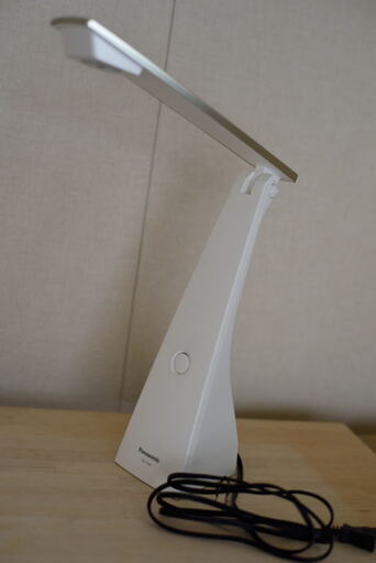 パナソニック　LEDデスクスタンド　SQ-LD220（白）値下げしました