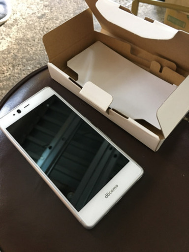 ドコモ docomo arrows Be F-05J White