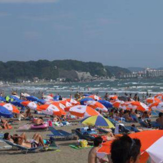 由比ヶ浜の海の家での夏季限定バイトの募集です。