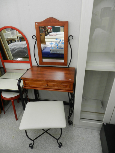 ドレッサー 椅子付き 鏡台 ブラウン 茶色  2点セット アンティーク調 猫足 ☆ PayPay(ペイペイ)決済可能 ☆ 札幌市 北区 屯田