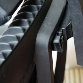 スピーナ　チェア　ヘッドレスト（改良あり）　イトーキ　エラストマーバックの画像