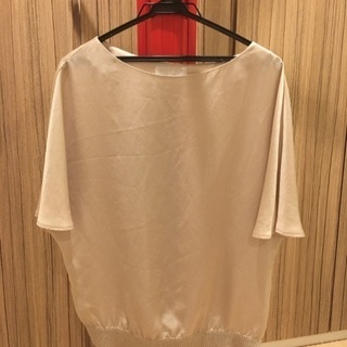 自由区 トップス