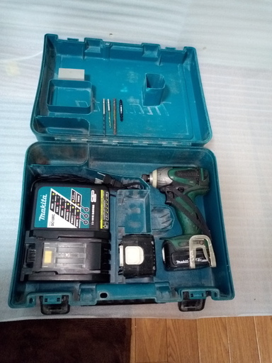 マキタ makitaTD135DSHG 充電式 インパクトドライバー 直流14.4V 緑