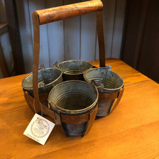 4 BUCKET HOLDER W