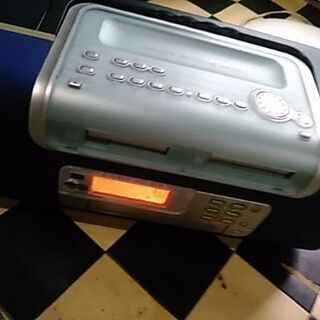 CD、MD、カセットが聞けるパナソニックポータブルプーレーヤーい...