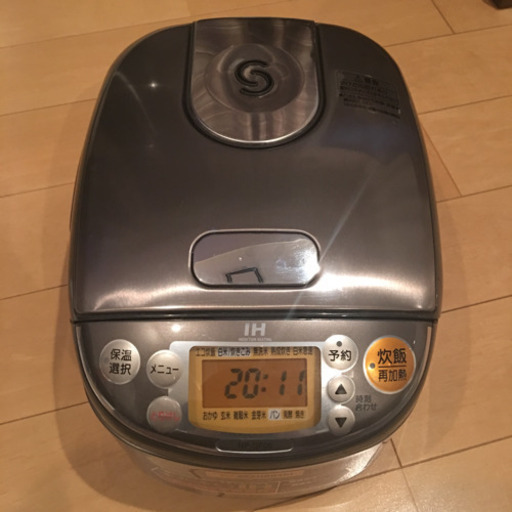 象印（ZOJIRUSHI）の IH 炊飯器 NP-GF05型