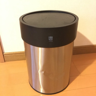 umbra 蓋つきゴミ箱