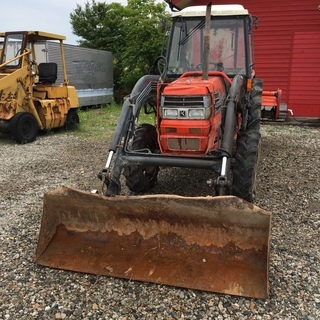 クボタ　トラクター　GL-53　アワー３７４ｈ！！フロントローダー付きで除雪にも活躍！！の画像